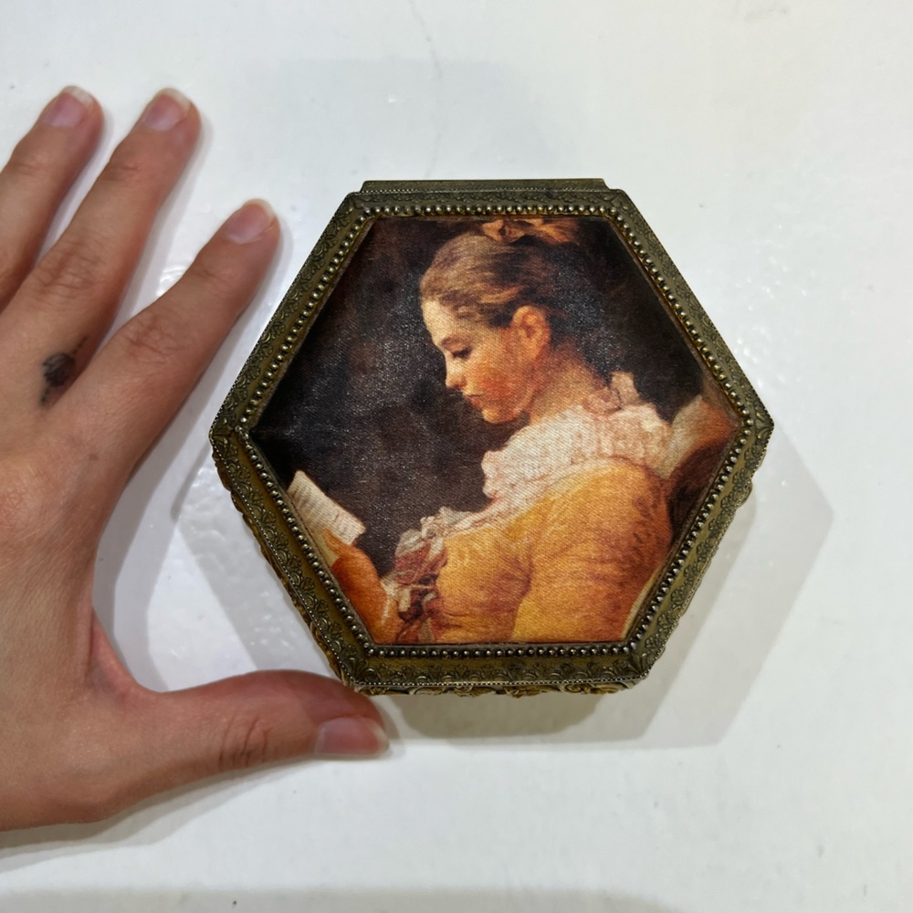 Unique Vintage Gift- Sankyo Music Trinket Jewelry Box